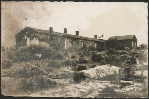 La maison où Georges Clemenceau passait ses vacances à Bel-Esbat (vues 1-2) et la vue sur la mer (vue 3).
